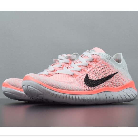 Nike Free RN Flyknit - Size 8